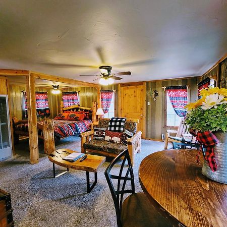 Sierra Blanca Cabins Hotel รุยโดโซ ภายนอก รูปภาพ